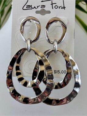 Laura Ford Triple oval shaped hammered silvertone open hoops, metal, post